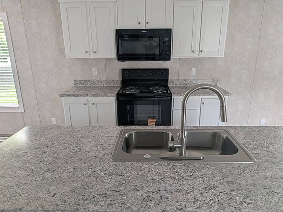 3rd image of 2145 N Dixie Hwy Lot 108