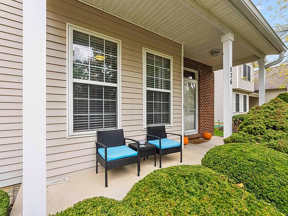 5th image of 526 Ivyside Sq
