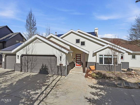 2nd image of 3670 W Lariat Rd