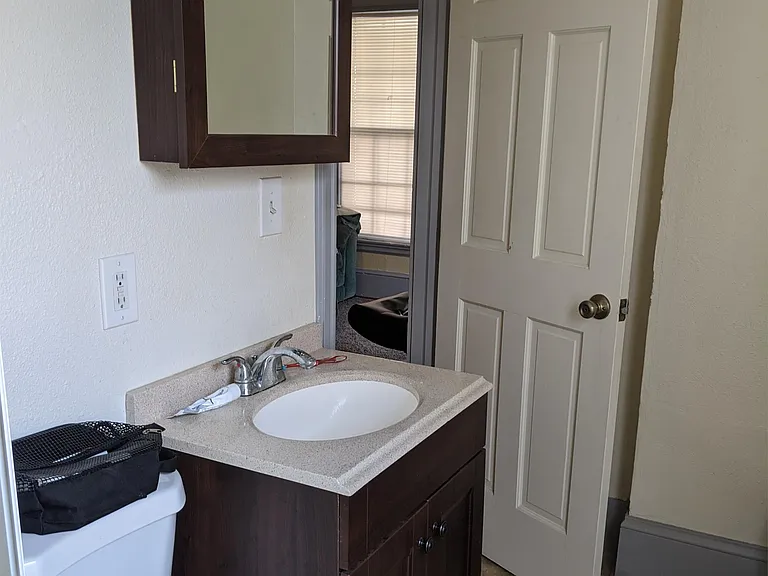 524 Jefferson St #4 — Photo 6