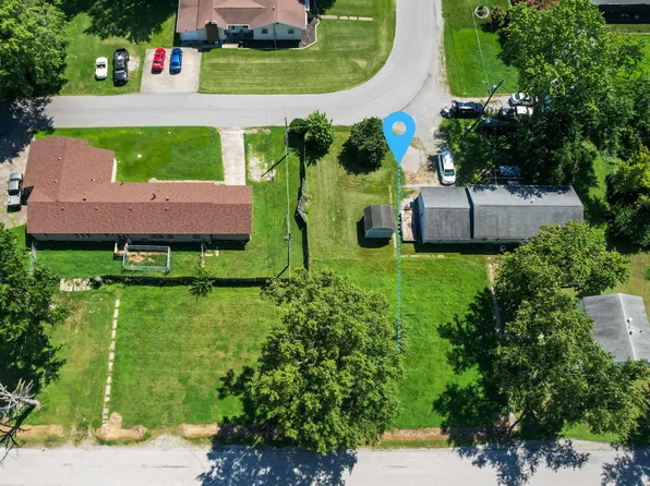 1201 W Concord St, Marion, IL 62959
