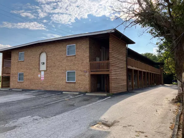 River Pointe Apartments, 9640 Diamond Dr, Saint Louis, MO 63137