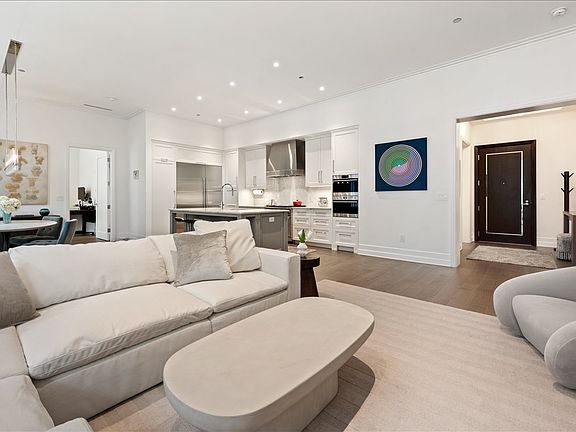 4th image of 435 N Michigan Ave #414