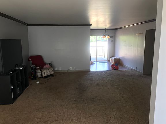 5th image of 1229 E Charlton Ave
