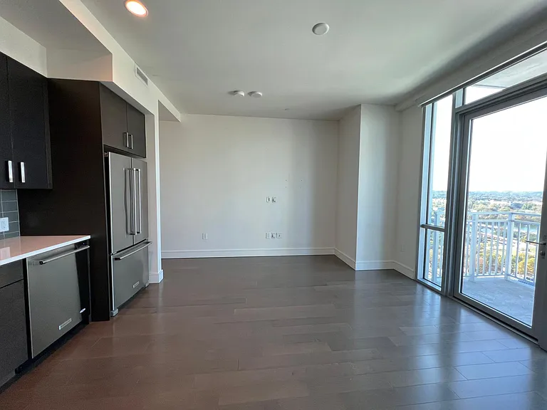 222 West Ave #1510 — Photo 5