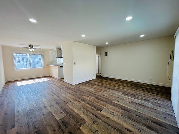 2nd image of 12631 Vanowen St