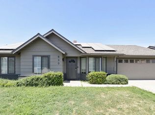 830 W Vassar Ave, Visalia, CA 93277