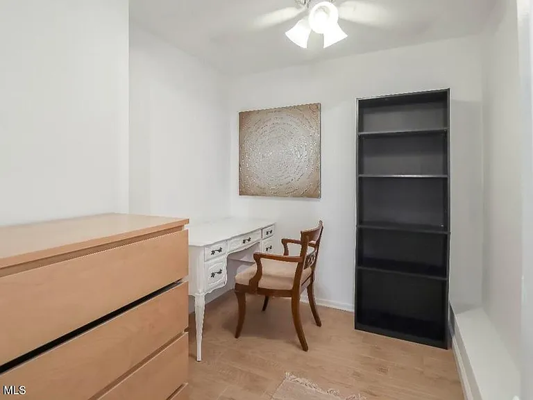 1637 Malcolm Ave #1637 — Photo 8