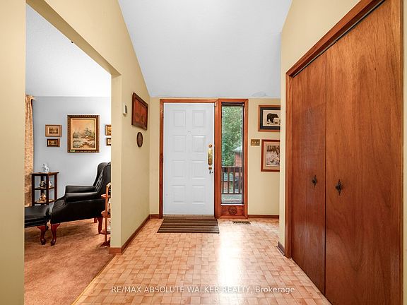 4th image of 219 Deerwood Dr