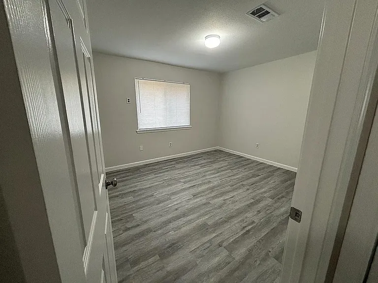 510 Alliance St — Photo 7