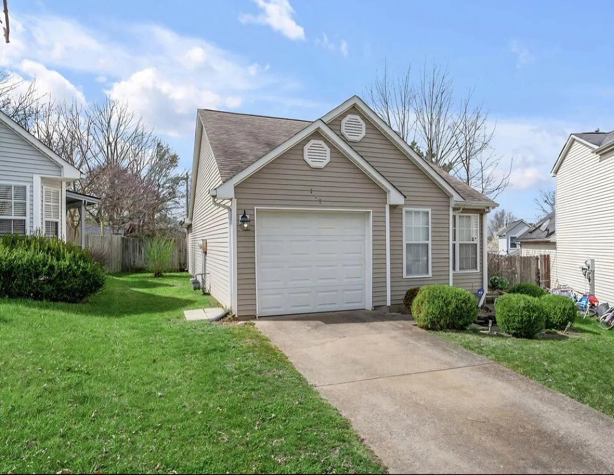 Building Photo - 111 Copperfield Ln