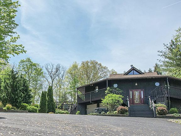 2nd image of 9129 Heritage Ct