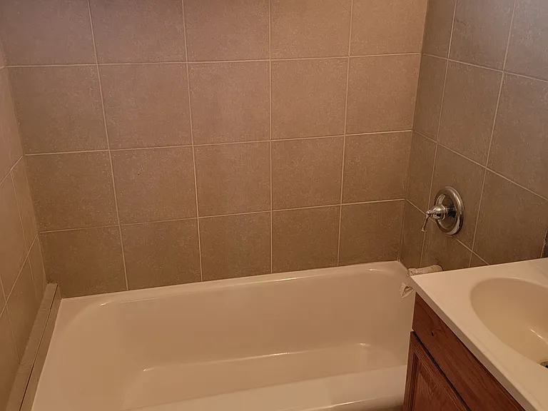 9915 S Wood St #7 — Photo 5