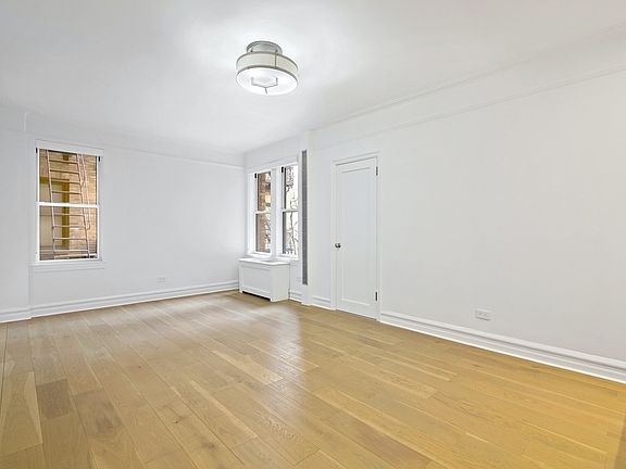 4th image of 220 W 24th St APT 2D