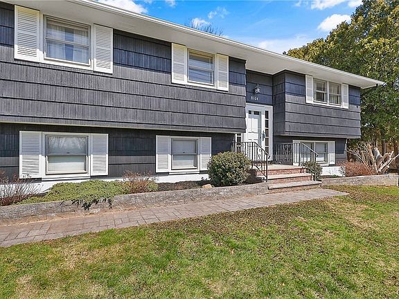 3rd image of 8104 Maple Rd