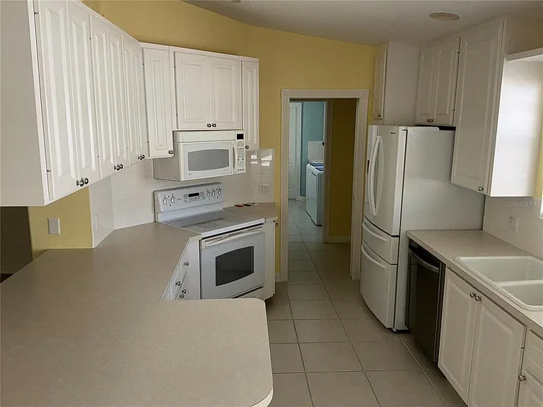 8004 Camminare Dr — Photo 14