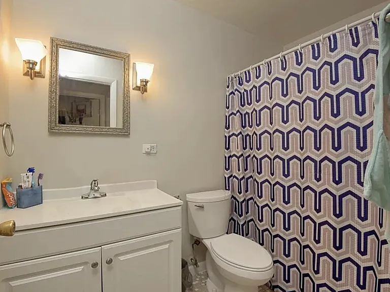659 E Fullerton Ave — Photo 8