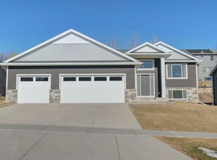 4983 3rd St NW, Rochester, MN 55901