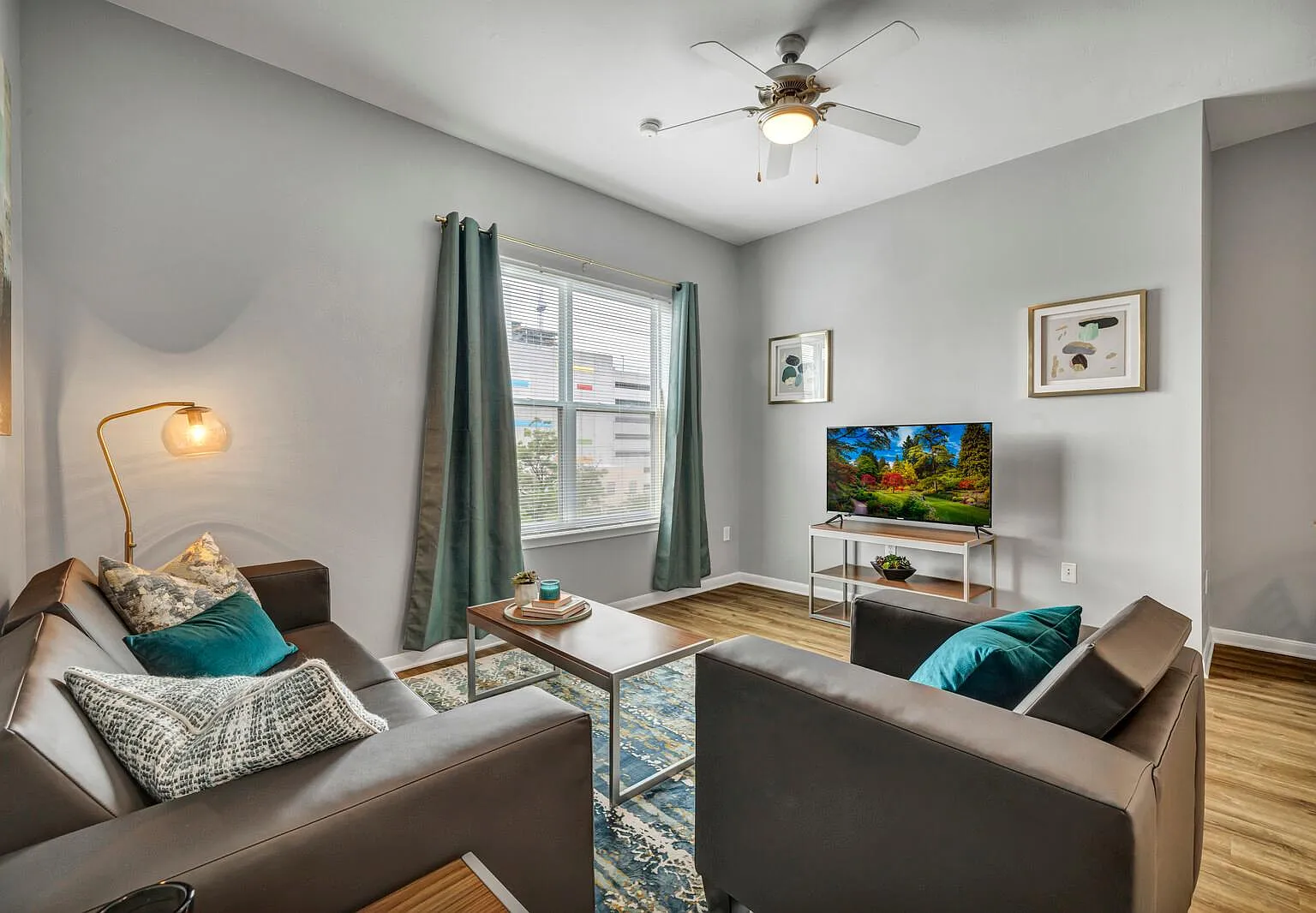 The Quarters Nueces House (Student Housing - Rent by the Bed) — Photo 1