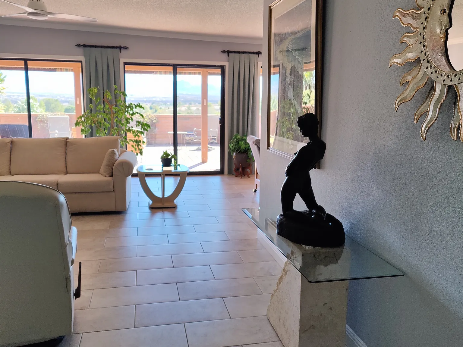 2 bed, 2050 sqft, $4,000 — Photo 2