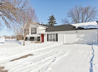 6832 Boxwood Ln NE, Cedar Rapids, IA 52402