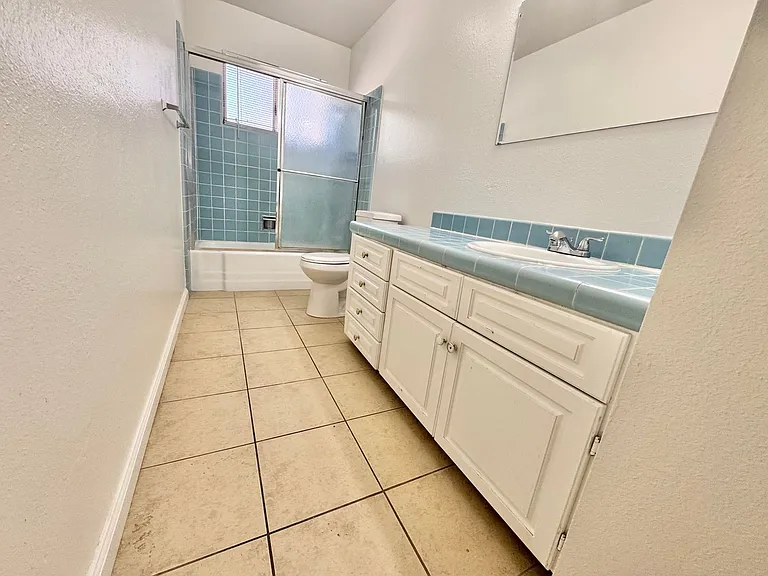 2913 Colanthe Ave — Photo 9
