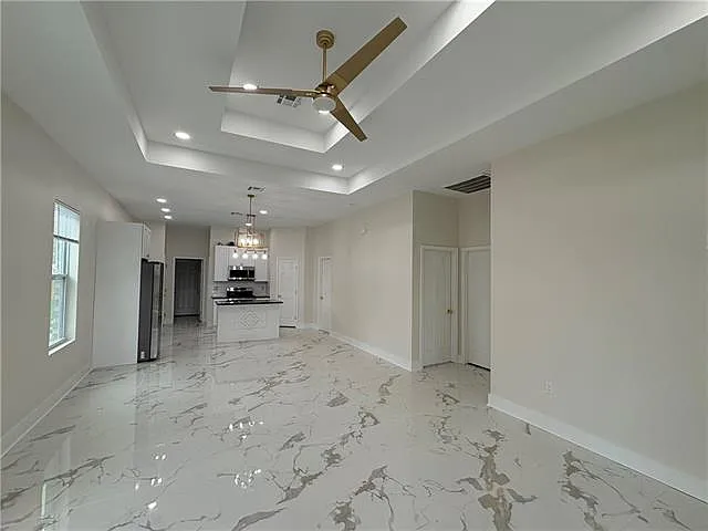 2220 Riverbend Dr — Photo 2