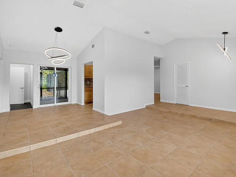 4135 Bay Laurel Way — Photo 9