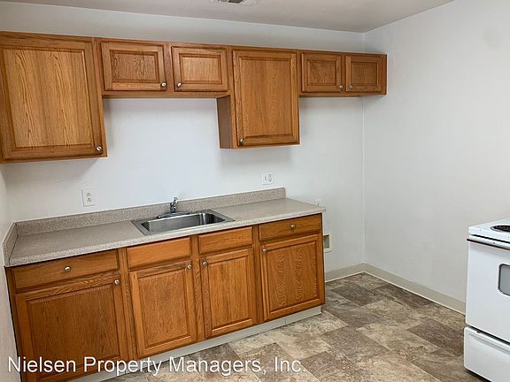 3rd image of 1821 Madrone Ave