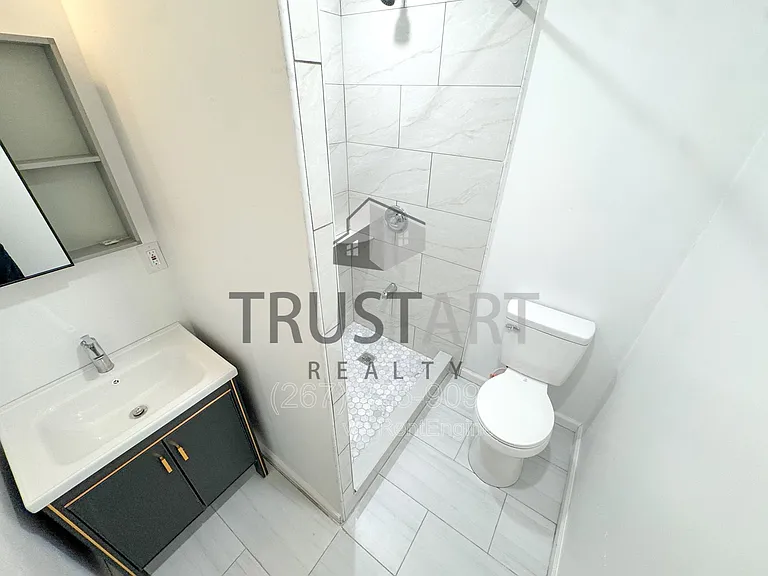 2317 N 15th St #4 — Photo 13