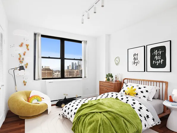 201 East 17th Street image 8 of 13