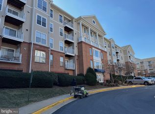 7011 Falls Reach Dr APT 406, Falls Church, VA 22043