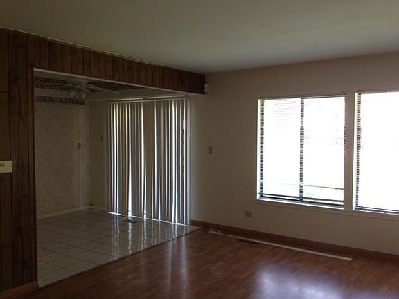 4th image of 1328 Kingsbury Dr Unit 3