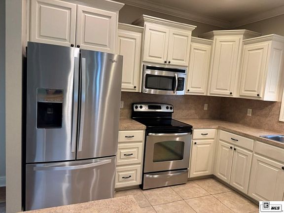 4th image of 102 Carriage Way