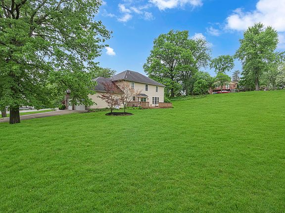 4th image of 33 Saint Andrews Dr