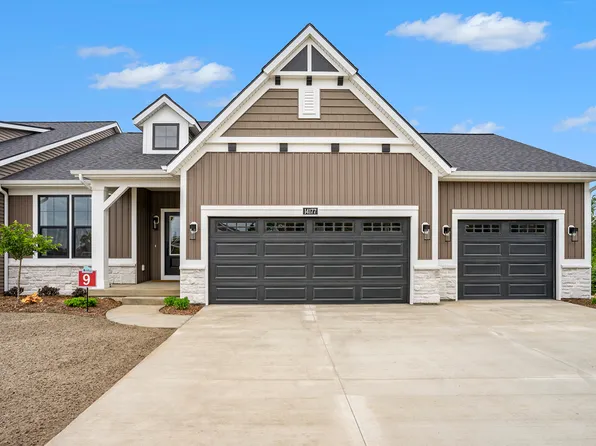 14177 Phoenix Pl, Holland, MI 49424