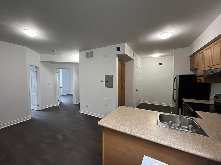 940 Bloor St W #202 — Photo 18