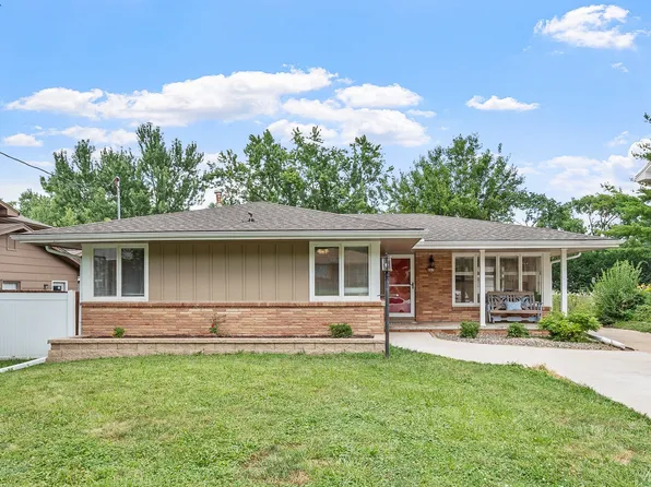 6419 Franklin Ave, Windsor Heights, IA 50324