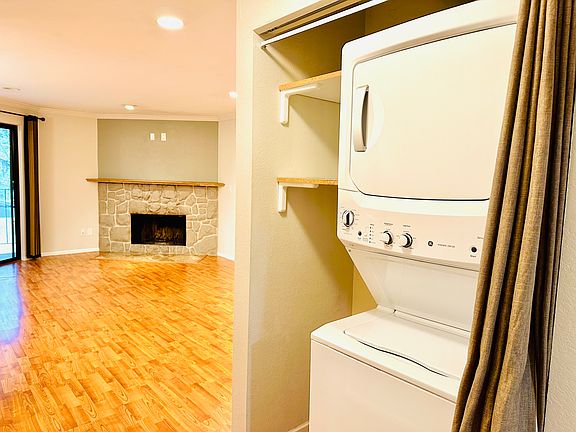 3rd image of 12700 NE 116th St #L-31