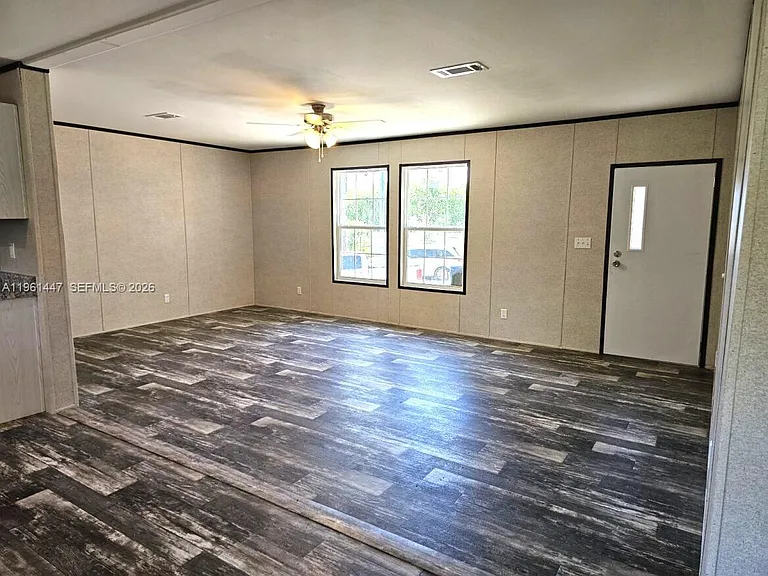 881 Woodland Blvd #0 — Photo 3