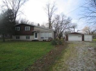 22740 Woodlawn Ave, Steger, IL 60475