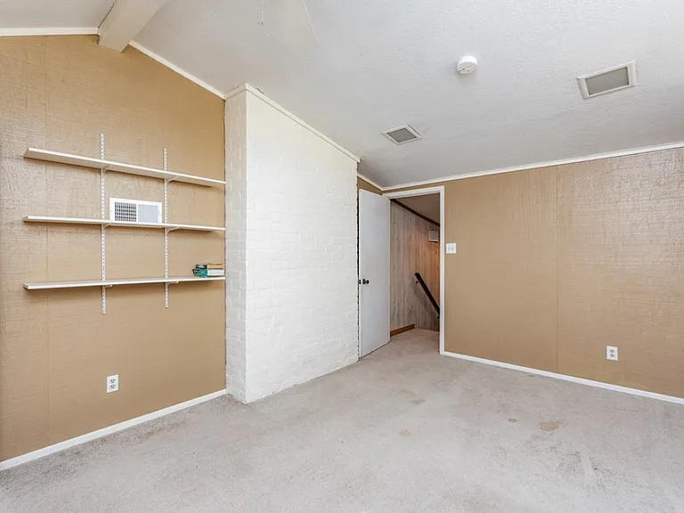 3935 Monta Dr — Photo 23