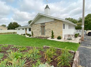 W156N7616 Pilgrim Rd, Menomonee Falls, WI 53051