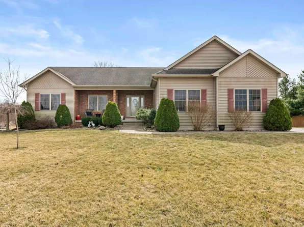 5941 Oak Valley Dr, Lowell, IN 46356