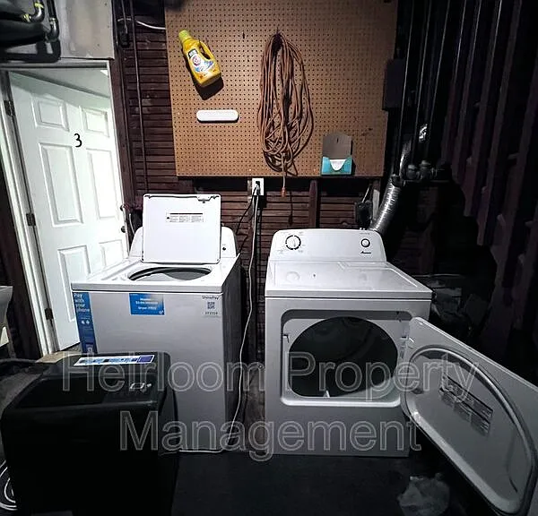 924 E 6th St #3 — Photo 17