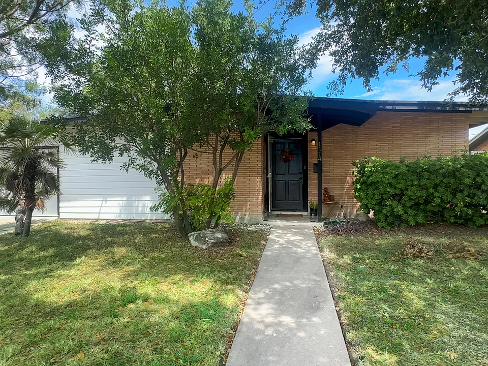 1114 Crescent Dr