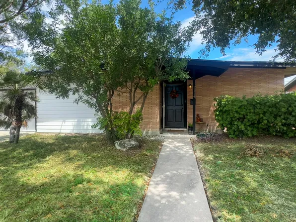 1114 Crescent Dr, Corpus Christi, TX 78412