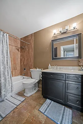 Rented by Akam Sales and Brokerage | media 10