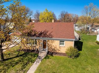 1118 Thorndale St, Green Bay, WI 54304