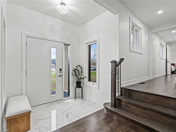 4th image of 1576 Woodburn Rd